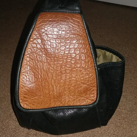 Mac Clay Leather Design: Tan/Black Leather Convertible Backpack/Shoulder Bag - Picture 3 of 14